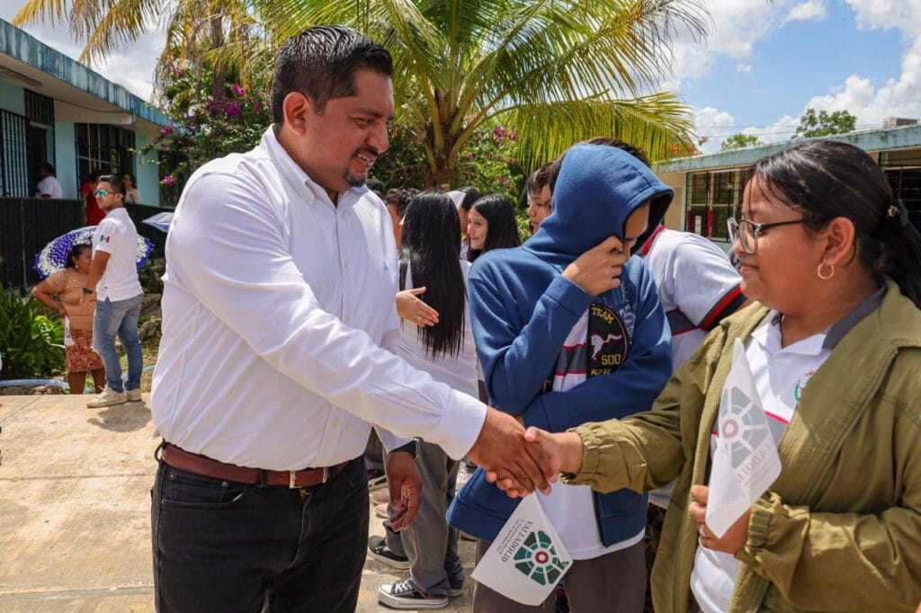 Valladolid invierte más de seis millones de pesos en infraestructura educativa y vial en Tesoco