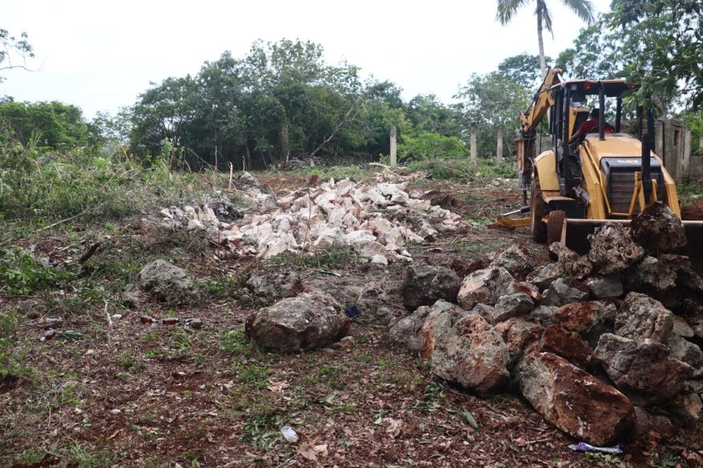 Más infraestructura para Xocén: Ayuntamiento arranca construcción de domo y mejora vial