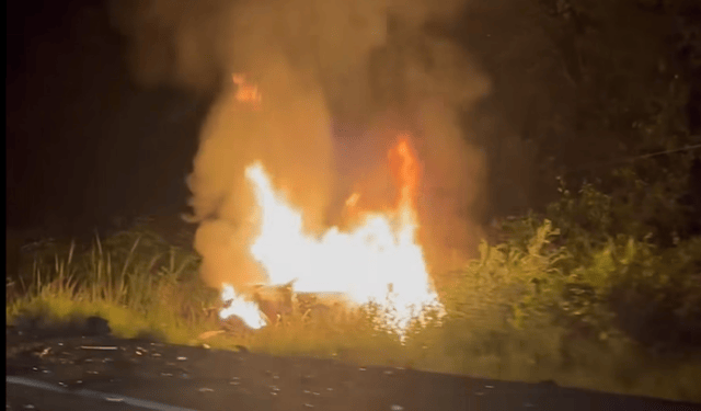 Trágico accidente en Bacalar: dos personas mueren calcinadas en choque frontal