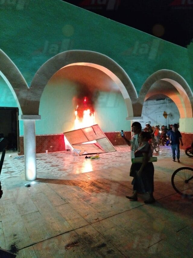 Incendian palacio en Tzucacab tras protesta por muerte de un recluso