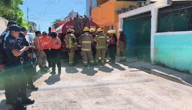 Presunto corto circuito provoca incendio en un hogar de la colonia Revolución