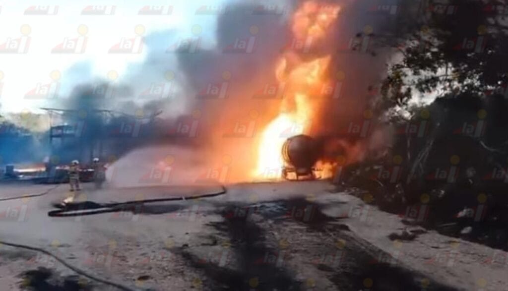 Bodega de aceites estalla en llamas en Umán: un trabajador resultó con quemaduras 