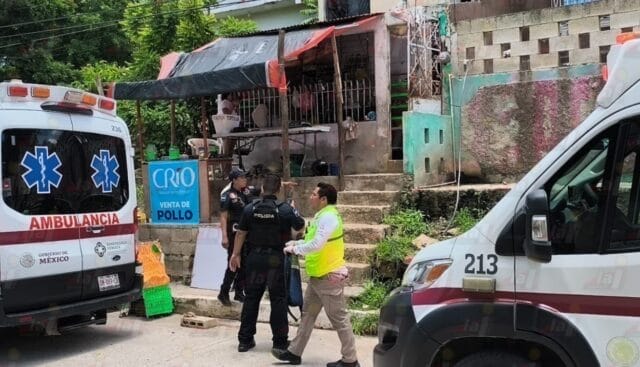 Hombre muere tras intento de reanimación por paramédicos en colonia Revolución Hombre muere tras intento de reanimación por paramédicos en colonia Revolución