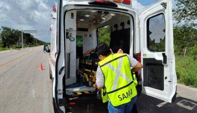 Por poco y mueren: cable suelto provoca grave accidente en carretera de Tepakán Por poco y mueren: cable suelto provoca grave accidente en carretera de Tepakán