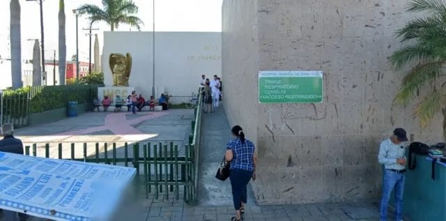Niña de 14 años da a luz en un baño; clínica del imss le negó atención