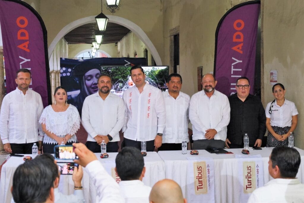 Lanzamiento de nueva unidad de Turibus en Valladolid