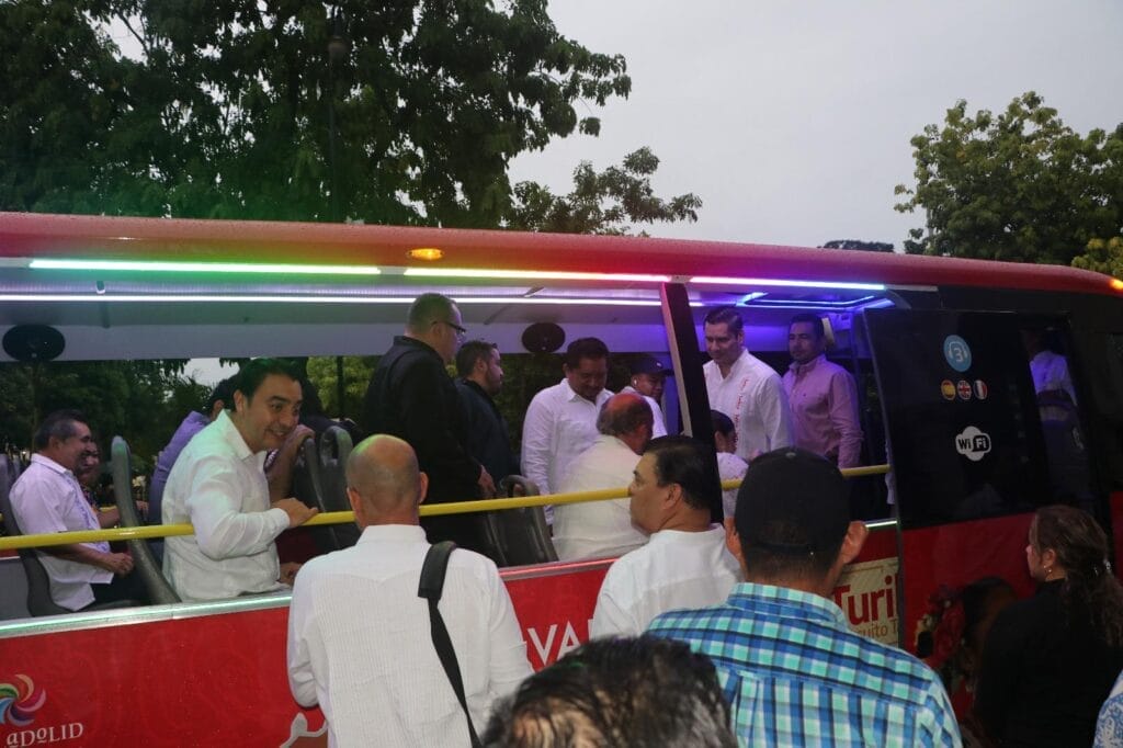 Lanzamiento de nueva unidad de Turibus en Valladolid