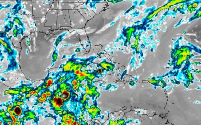 Onda tropical frente frío lluvias Yucatán Campeche Quintana Roo pronóstico del clima