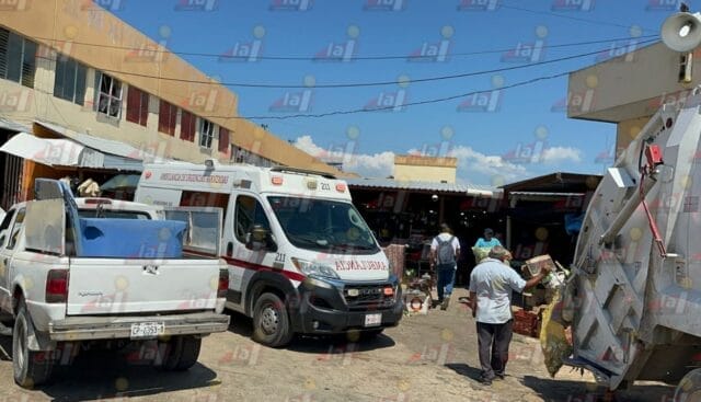 Joven convulsiona en pleno mercado de Campeche