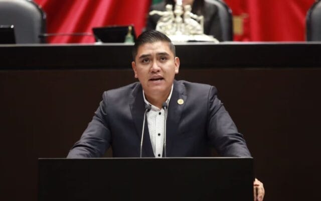 Diputado de morena propone cárcel por difundir memes y stickers políticos: ¿Se acabó la libertad de expresión? memes ley morena libertad de expresión