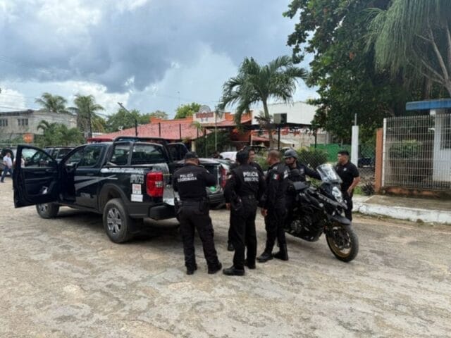 Niño casi muere asfixiado dentro de un auto en Tizimín Niño casi muere asfixiado dentro de un auto en Tizimín