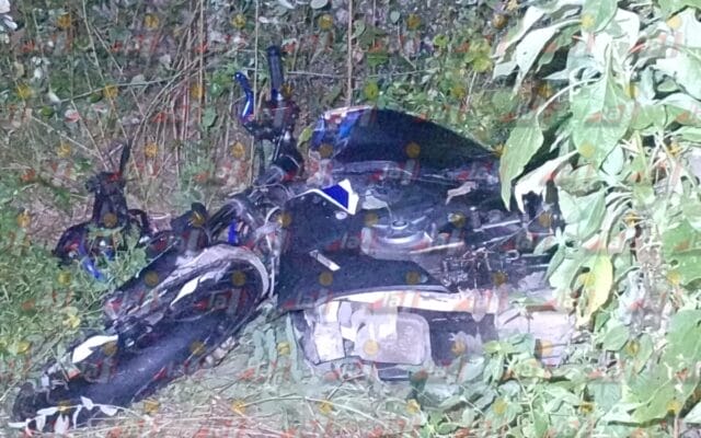 Accidente en carretera Buctzotz - Dzilam González deja un joven muerto y una lesionada grave accidente Buctzotz Dzilam González motocicleta