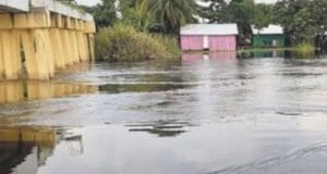 Hallan cuerpo con signos de violencia en el río Candelaria; FGECAM abre investigación