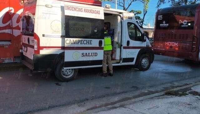 Mujer convulsiona dentro de camión Ko’ox en avenida López Mateos