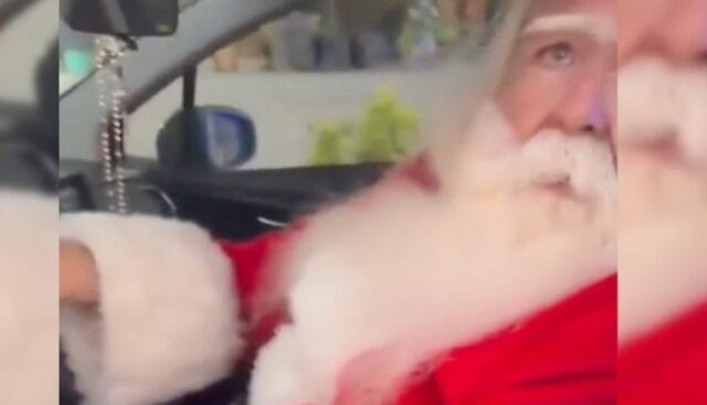 Santa Claus es detenido en plena avenida por policía de tránsito (VIDEO)