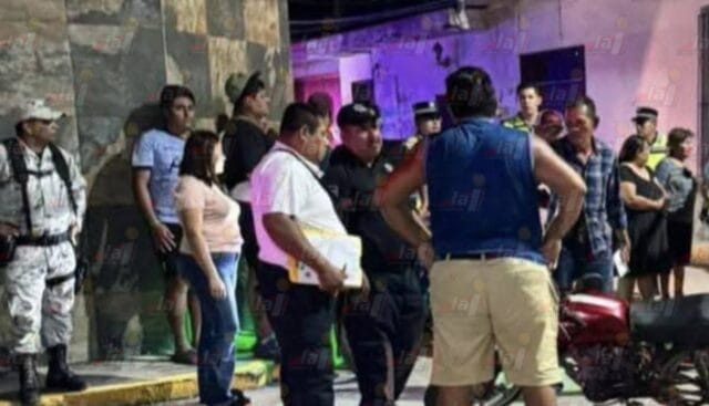 Violenta noche sacude el centro de Sabancuy: apuñalan a hombre y pobladores incendian moto del agresor