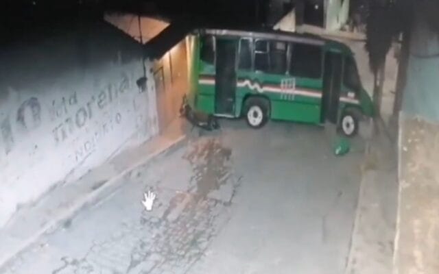 camión sin frenos Tultitlán impacto casa video