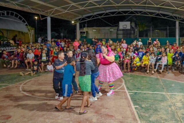 Alegría y espíritu navideño llegan a Tahmuy, Tesoco y Yalcón
