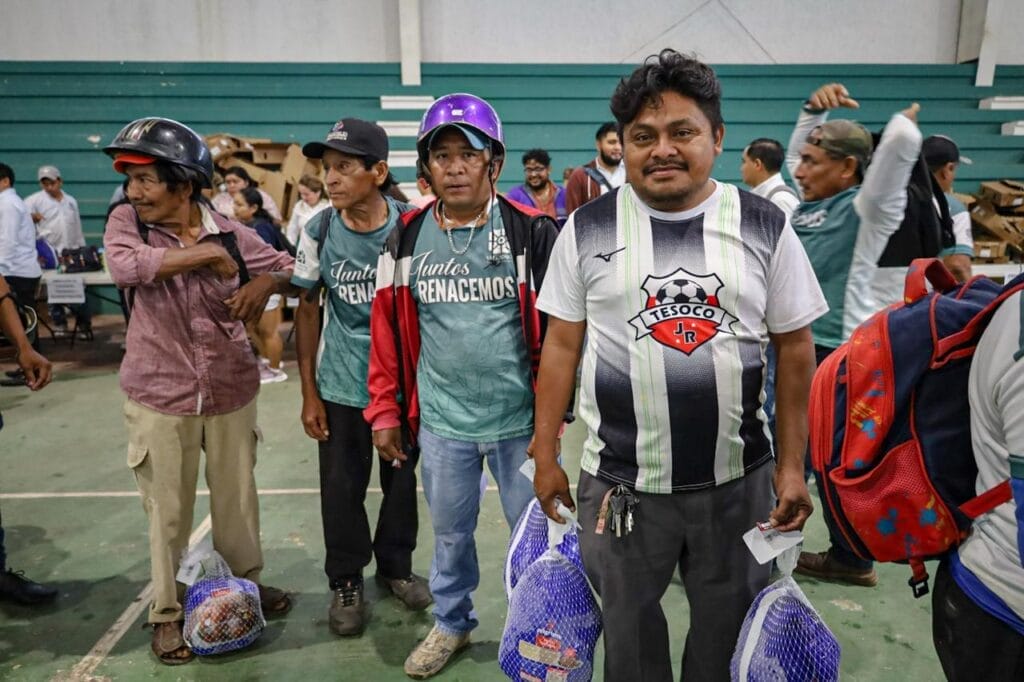 Ayuntamiento de Valladolid agradece el compromiso de sus trabajadores con entrega de pavos