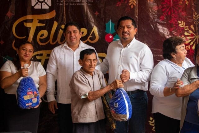 Ayuntamiento de Valladolid agradece el compromiso de sus trabajadores con entrega de pavos