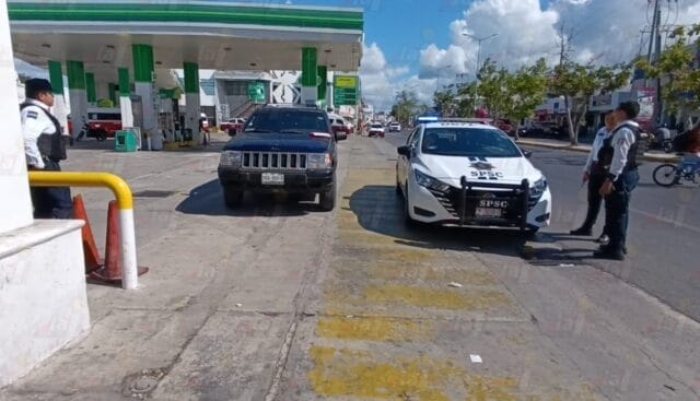 Detienen a pareja en avenida Gobernadores por presunta portación de arma de fuego