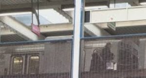 Ataque mortal en tren de Chicago: sujeto se grabó apuñalando a pasajero dormido Ataque mortal en tren de Chicago: sujeto se grabó apuñalando a pasajero dormido