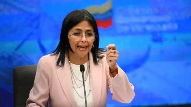 Delcy rodríguez, vicepresidenta de venezuela, asume liderazgo tras captura de maduro