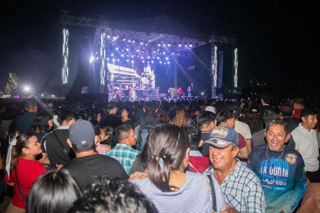 “El Pulpo” Alfredo y sus Teclados ponen a bailar a Valladolid en la Expo Feria 2026