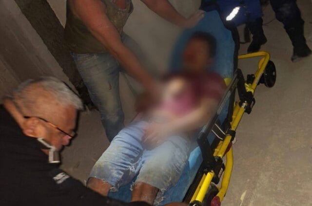 Albañil cae de tercer piso en Kanasín y se debate entre la vida y la muerte
