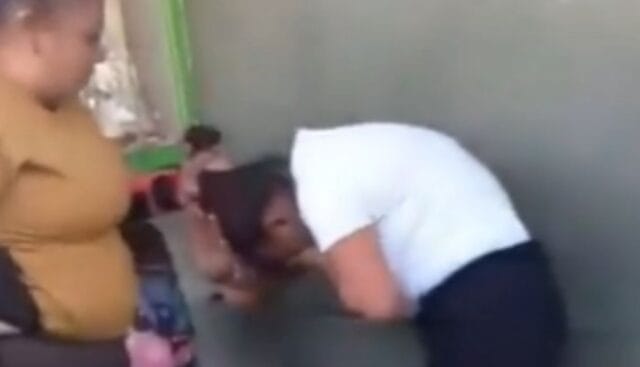Esposa golpea a presunta amante en plena calle; video se vuelve viral