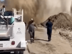 Agua brota con fuerza: Mega fuga de agua sorprende durante reparación en Tijuana