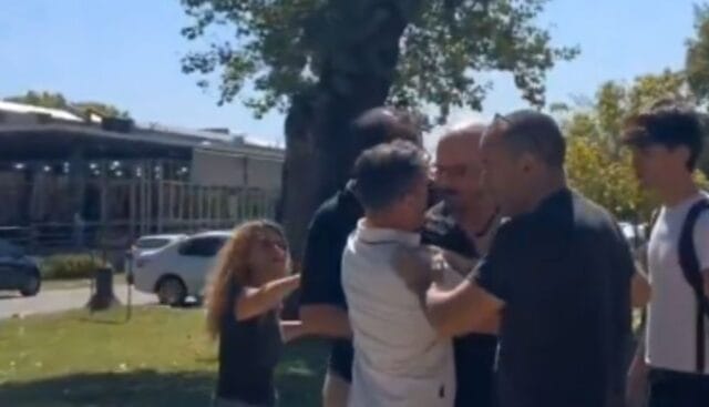 Profesor golpea a estudiantes tras discusión política en universidad de Argentina