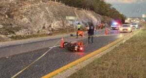 Joven muere al derrapar en motocicleta sobre el periférico Pablo García y Montilla