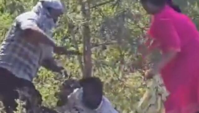 Mujer cita a su amante en un lugar apartado y lo asesina junto a su esposo