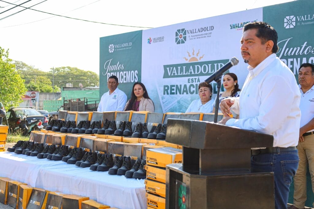 Ayuntamiento de Valladolid entrega equipo de seguridad a trabajadores de servicios públicos