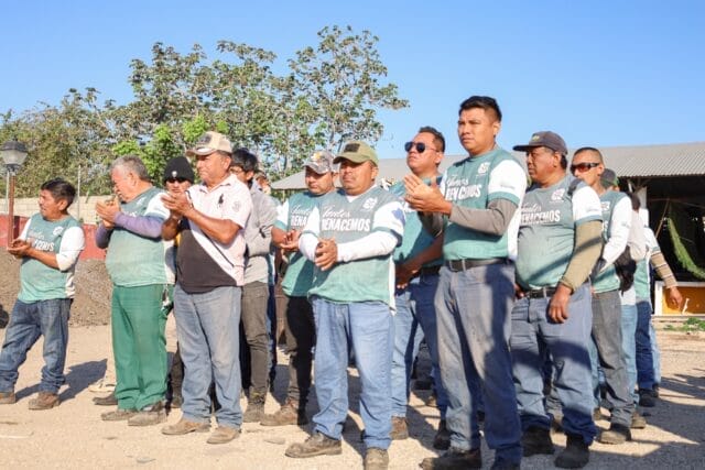 Ayuntamiento de Valladolid entrega equipo de seguridad a trabajadores de servicios públicos