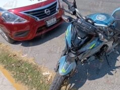 Dos taxis y una motocicleta protagonizan aparatoso accidente en Campeche