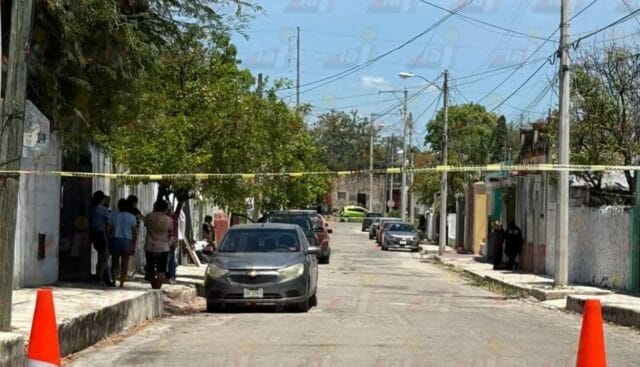 Hallan a mujer ensangrentada e inconsciente dentro de auto en el centro de Mérida Hallan a mujer ensangrentada e inconsciente dentro de auto en el centro de Mérida