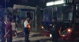 Accidente entre motoneta y camión de transporte moviliza a autoridades en Chiná
